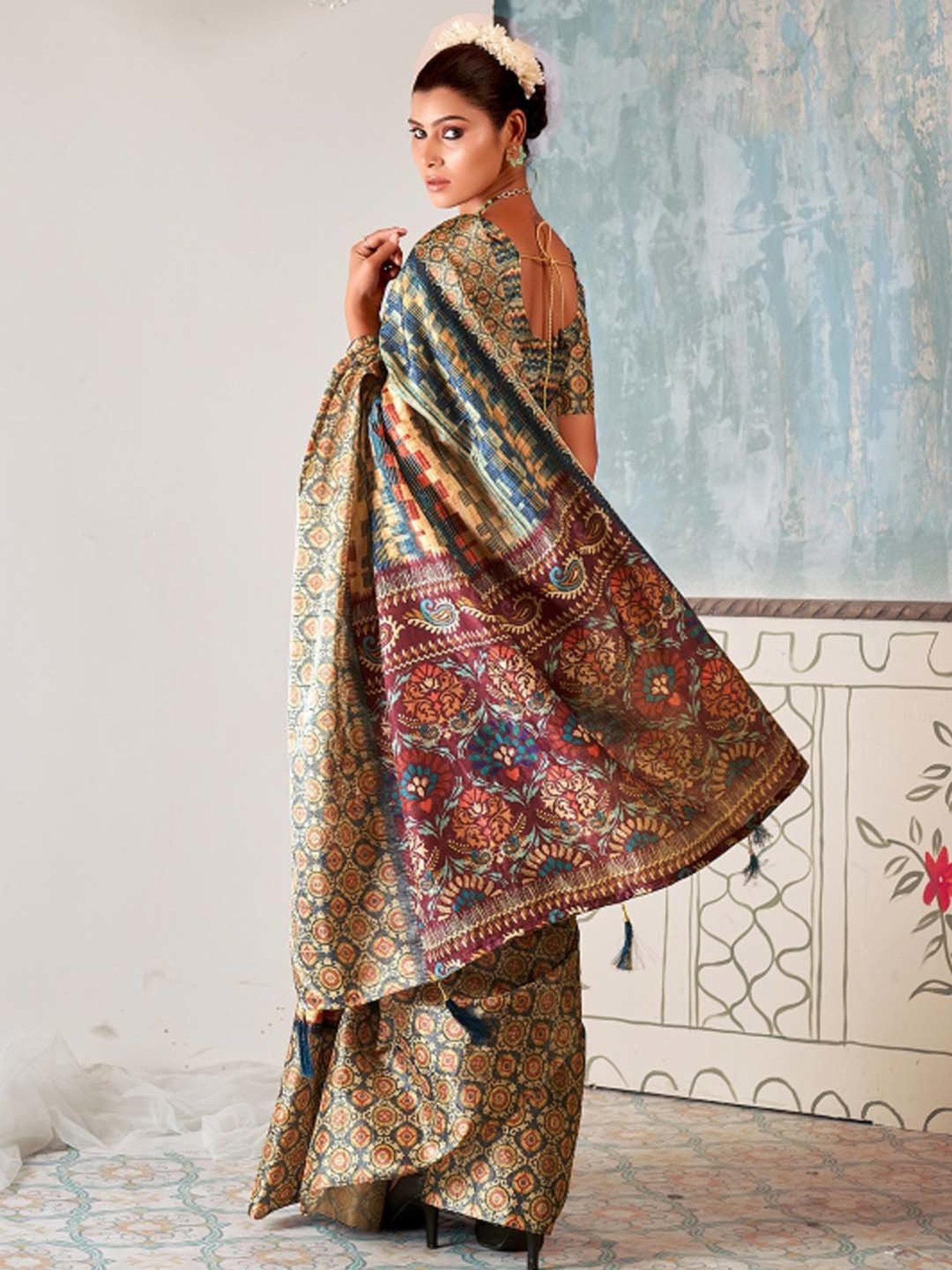 Saree Mall Blue & Brown Printed Saree With Unstitched Blouse