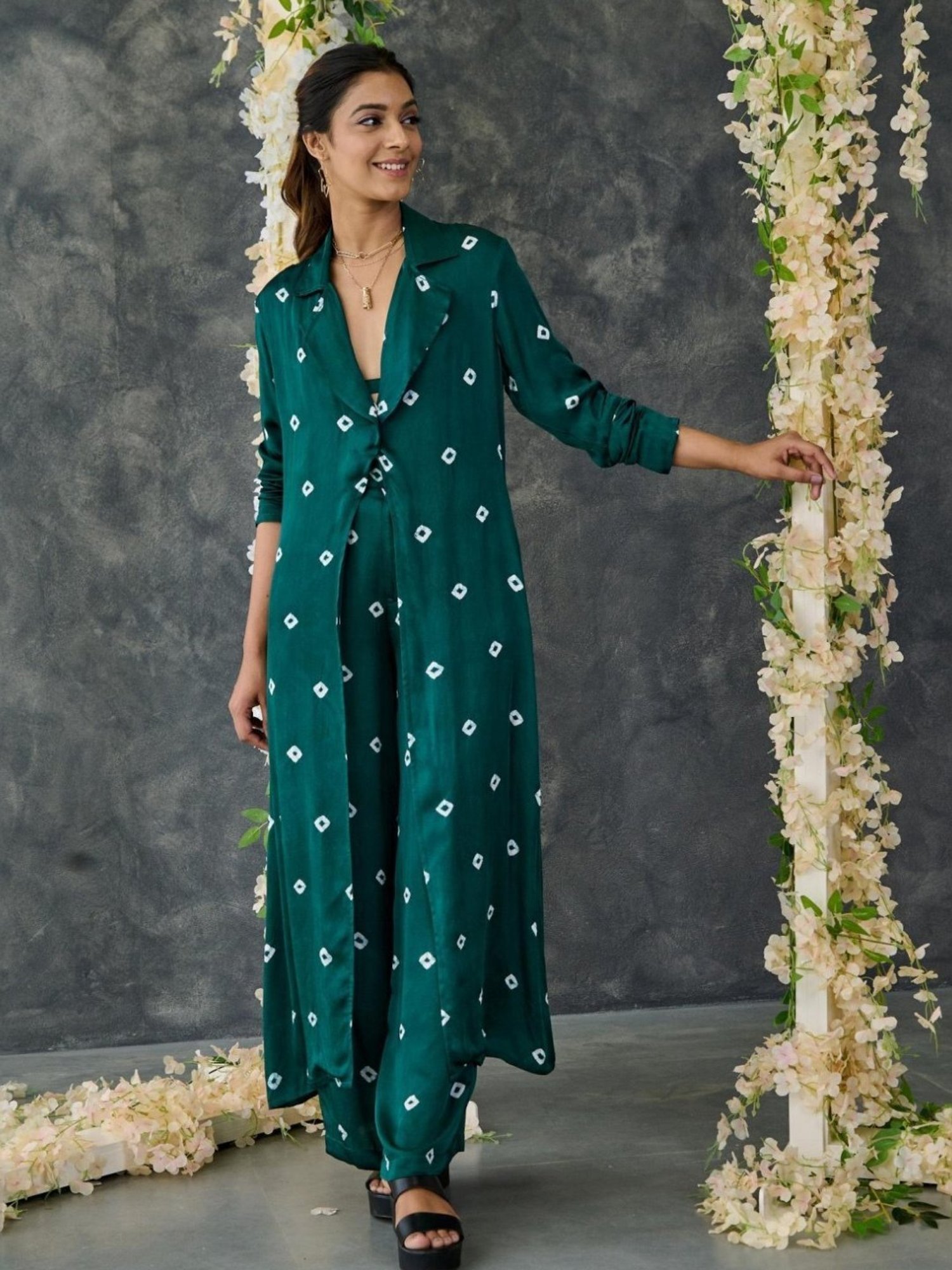 Gulaal Green Bandhani Modal Satin Shrug with Pant