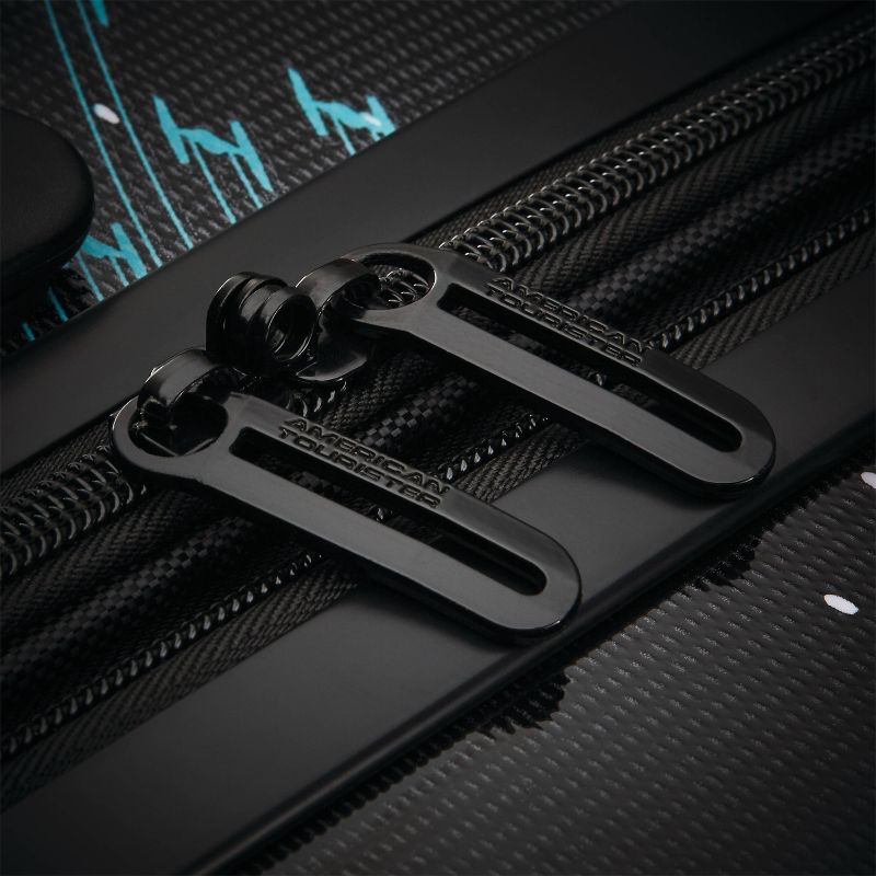 American Tourister 18'' Minnie Mouse Upright Hardside Suitcase