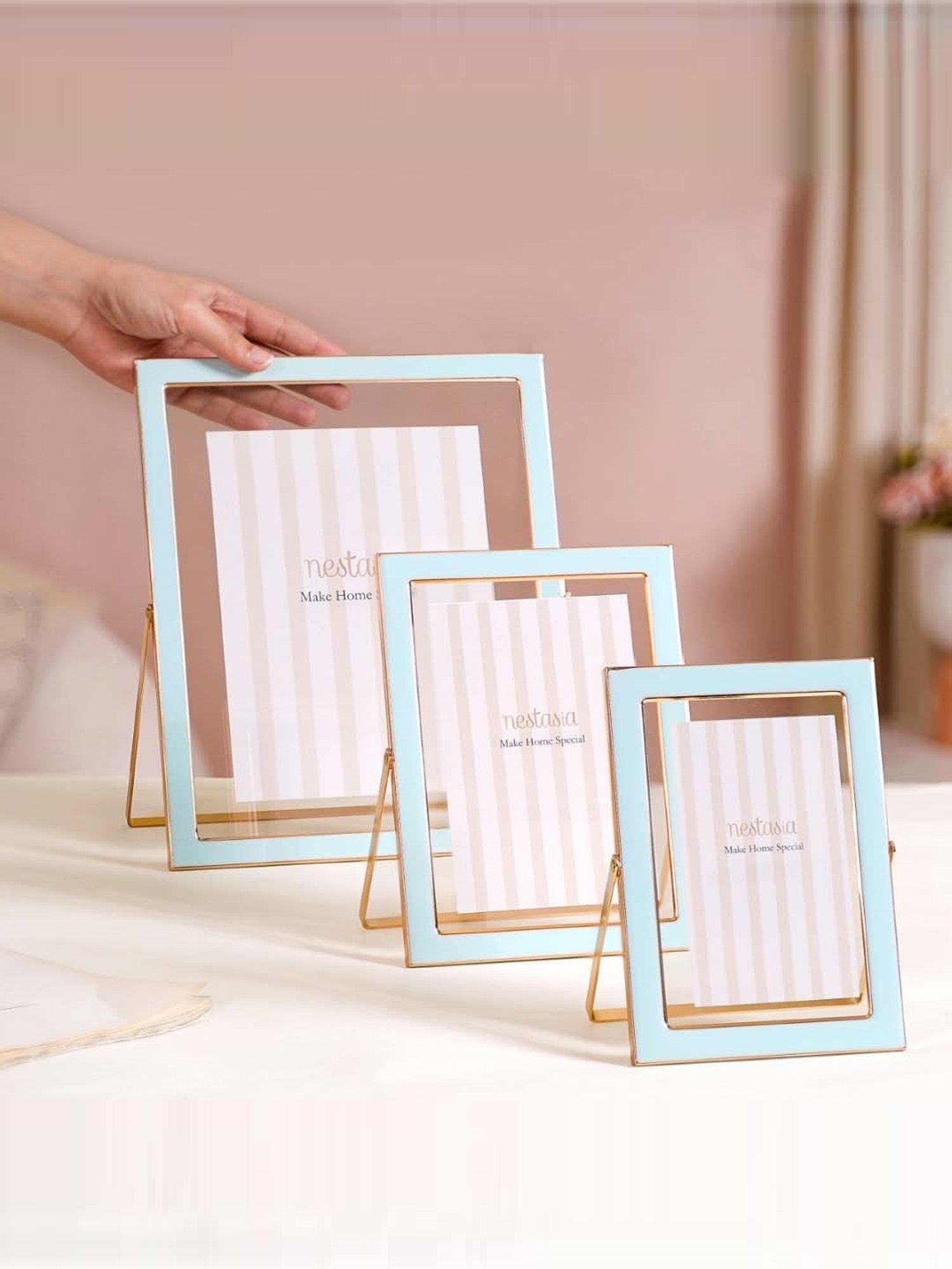 Art Street Gold Engineered Wood Swing Fashion Resin Vintage Photo Frame