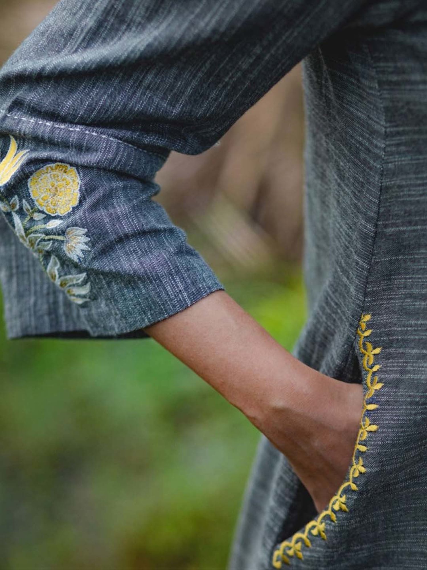 Mushio Grey Taabiir Embroidered Handwoven Slub Cotton Kurta With Pockets