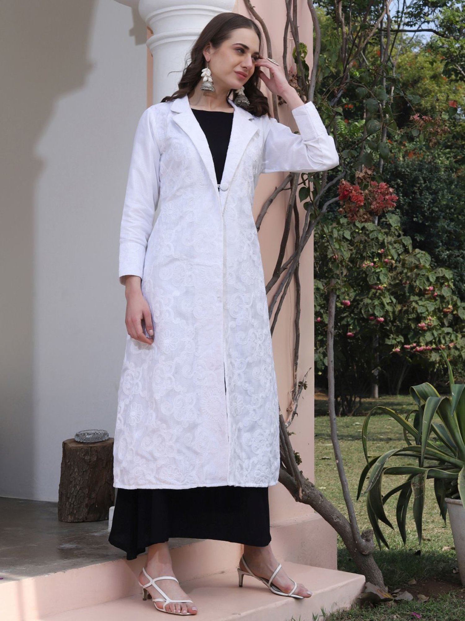 Mafadeny Black Striped Shrug