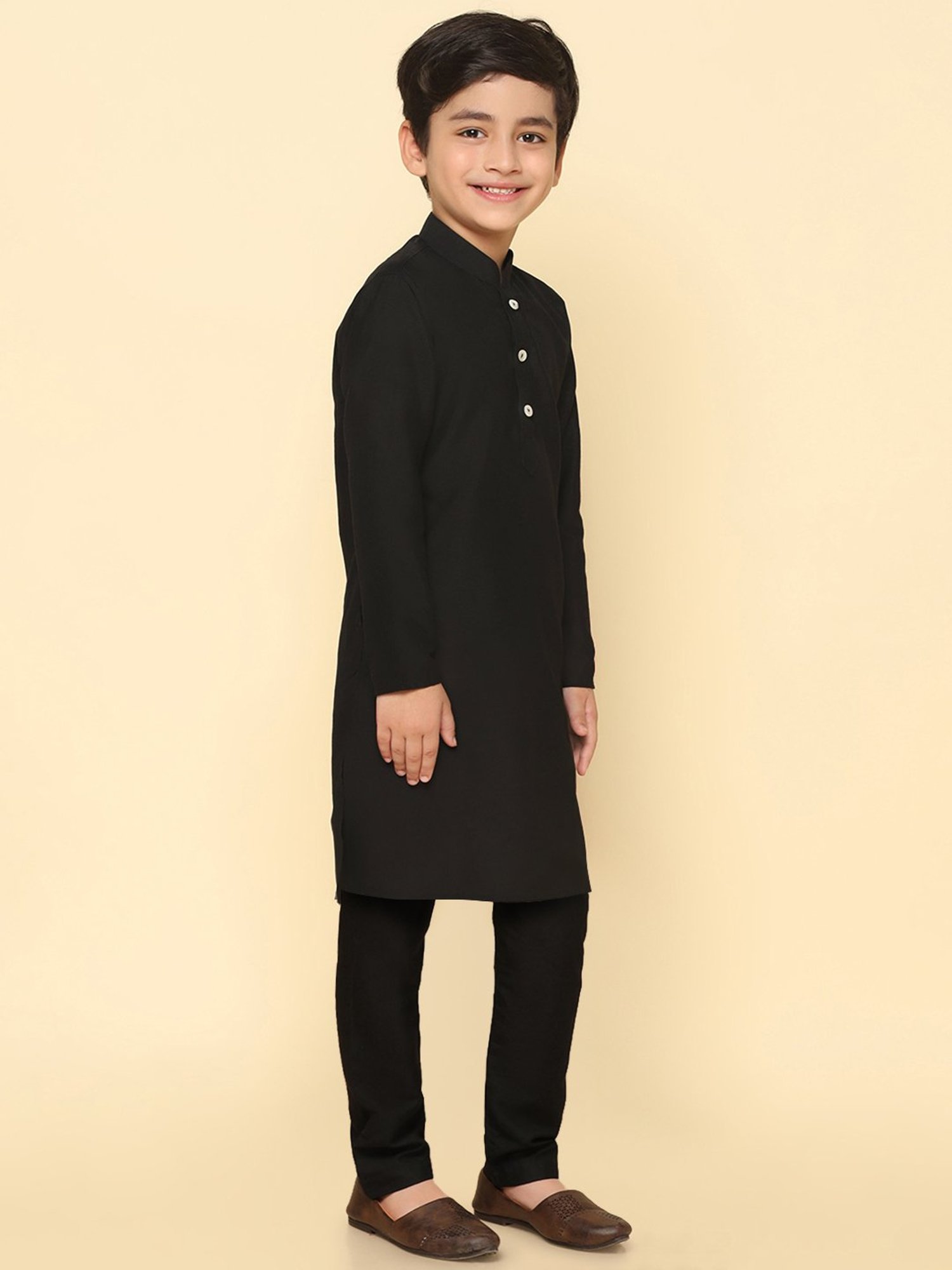 KISAH Kids Black Solid Full Sleeves Kurta with Pyjamas