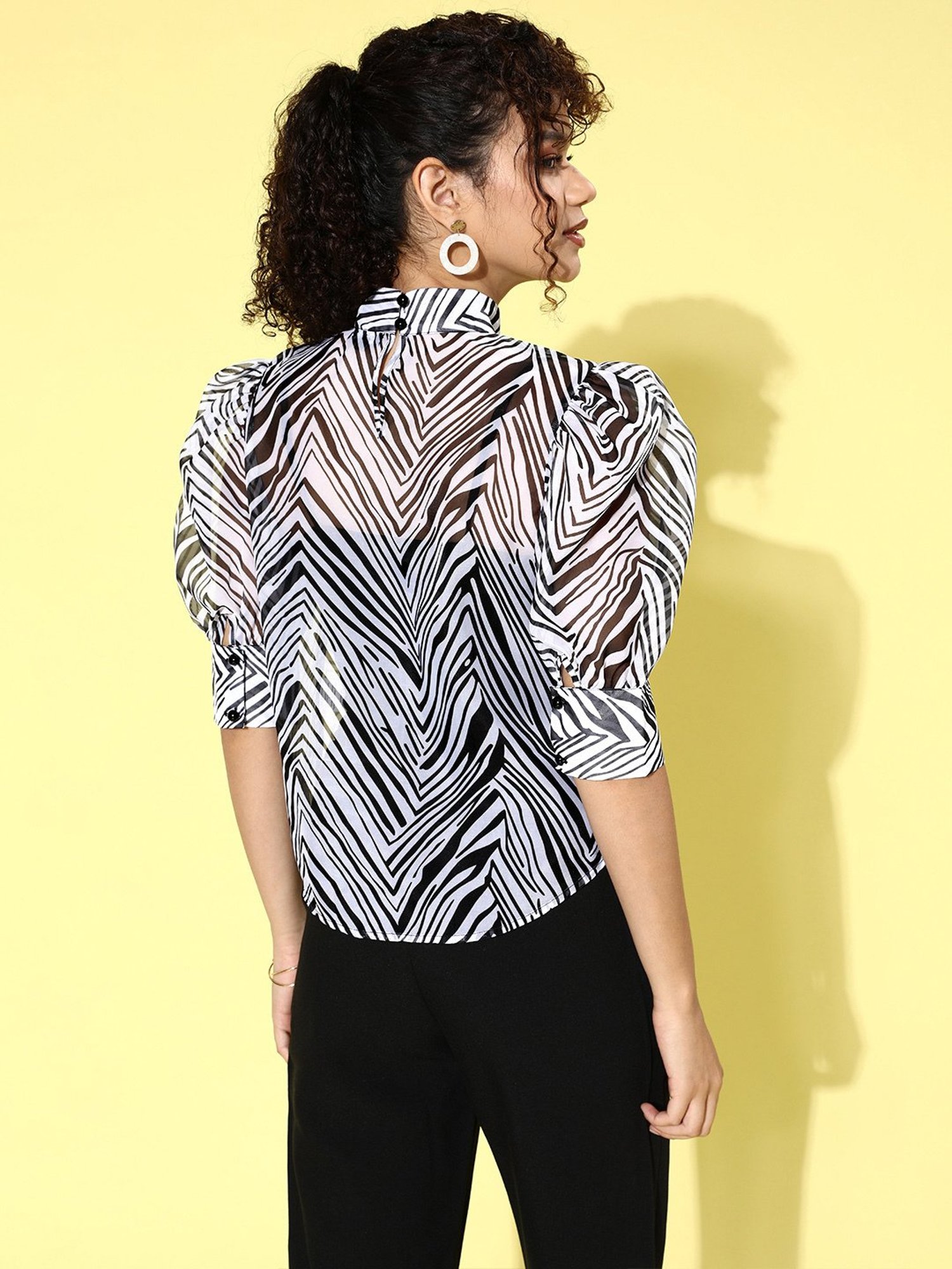 KASSUALLY Black & White Printed Top