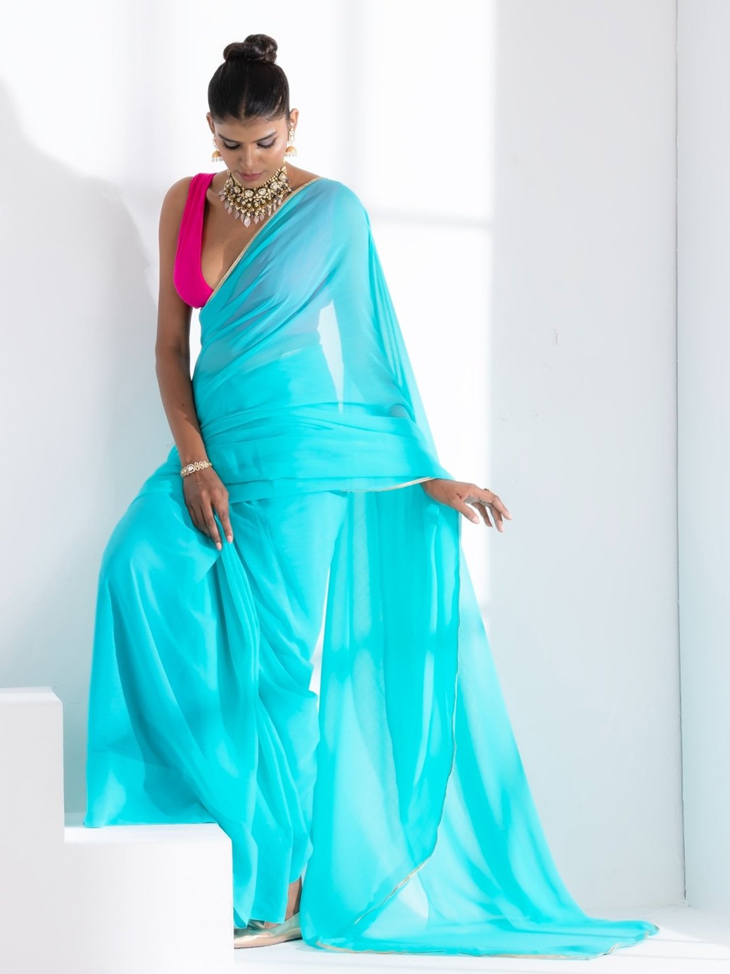Swtantra Aqua Blue Plain Saree With Unstitched Blouse