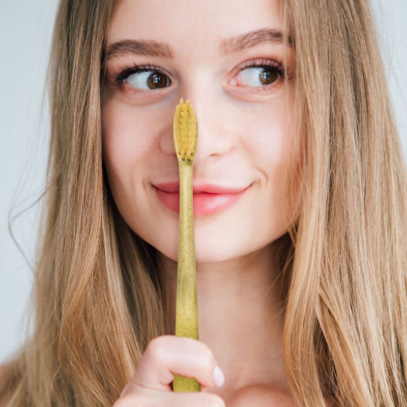 Reach Clean World Plant-Based Soft Toothbrush – 3ct