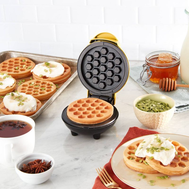 Dash Mini Honeycomb Waffle Maker
