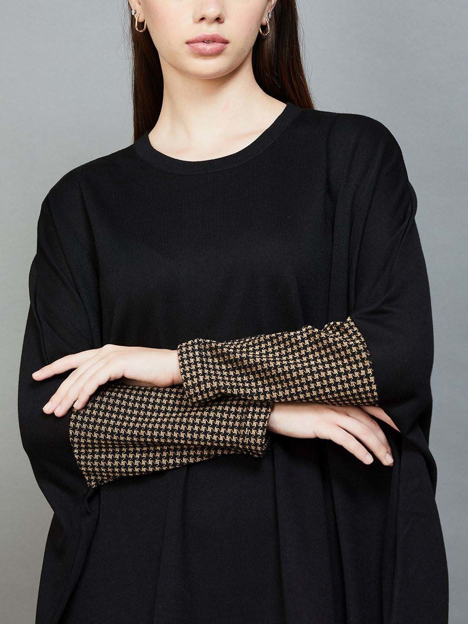 Colour Me by Melange Black Regular Fit Cape