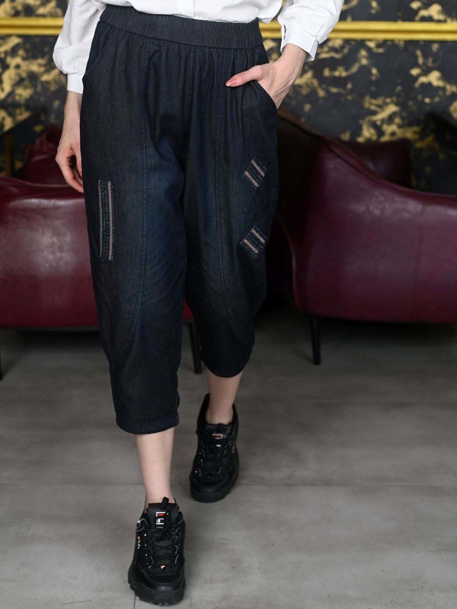 Odette Black Mid Rise Cropped Pants