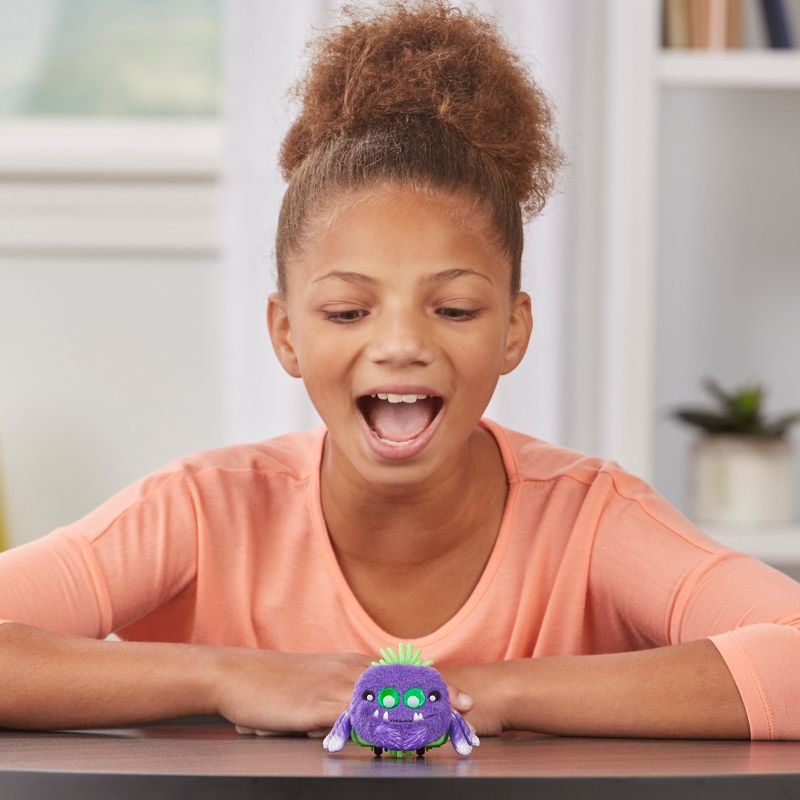 Yellies! Wiggly Wriggles; Voice-Activated Spider Pet;