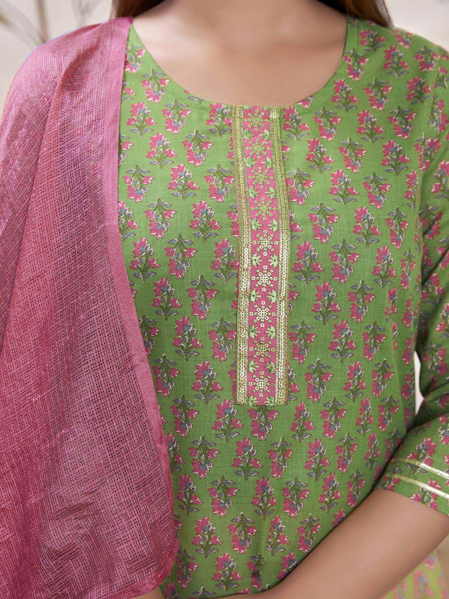Skylee Green & Pink Cotton Printed Kurta Pant Set With Dupatta