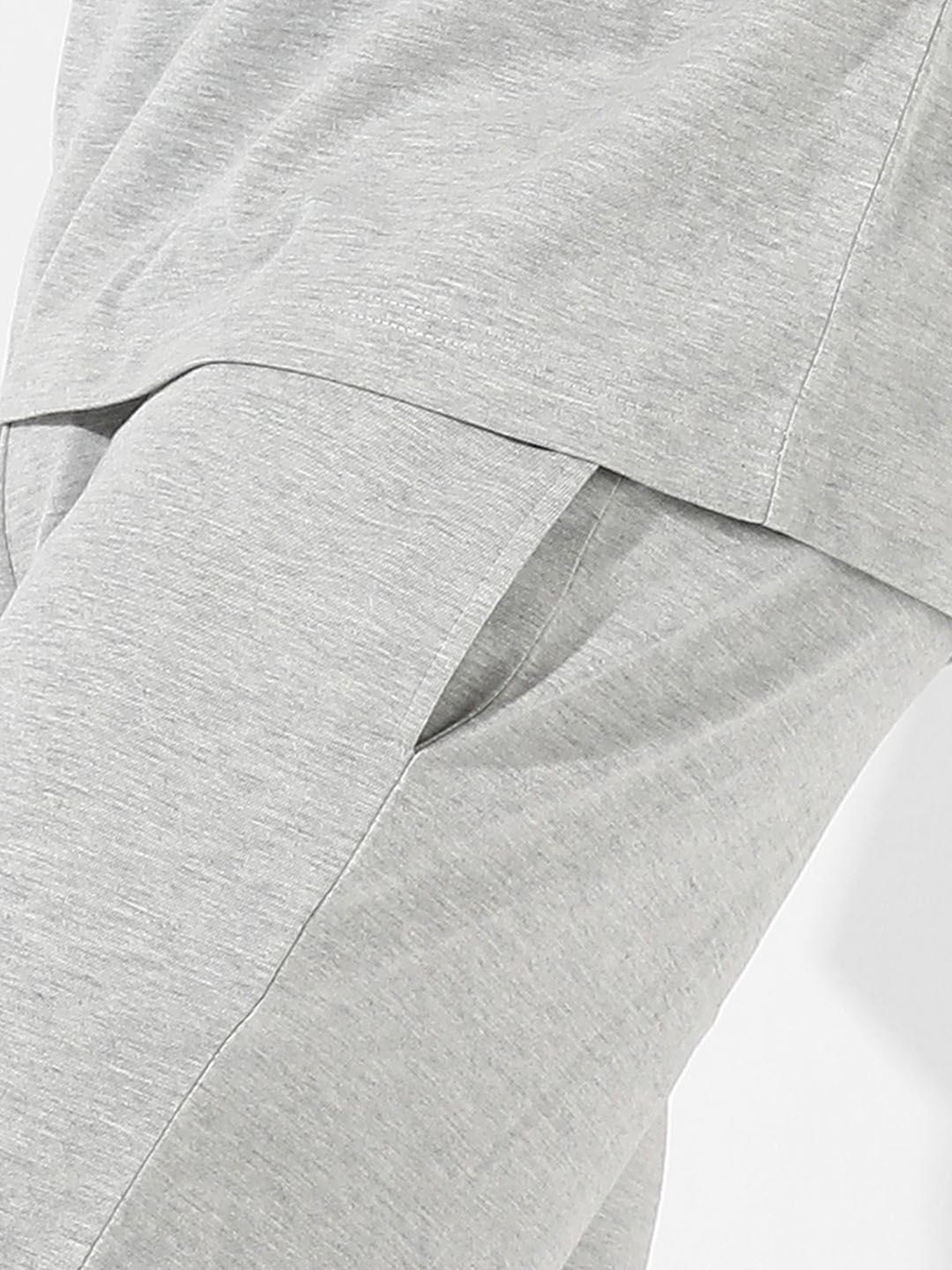 Campus Sutra Grey Regular Fit Oversized Orange Mouth Printed Co-Ord Set