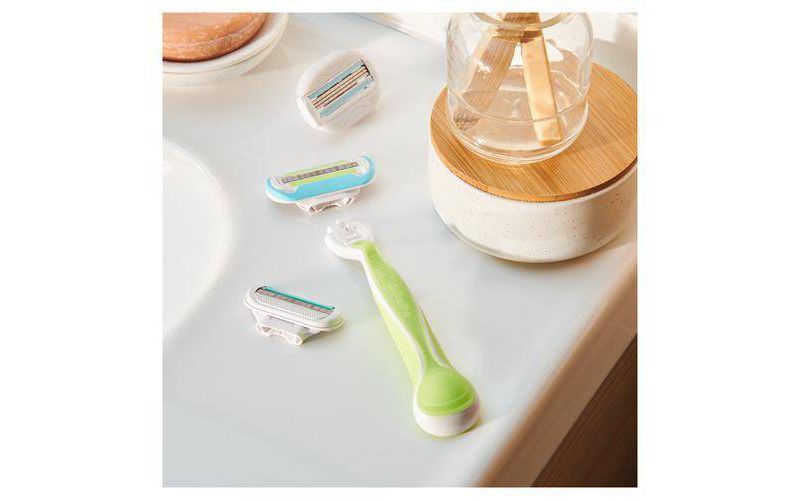 Venus Extra Smooth Green Women's Razor + 2 Razor Blade Refills