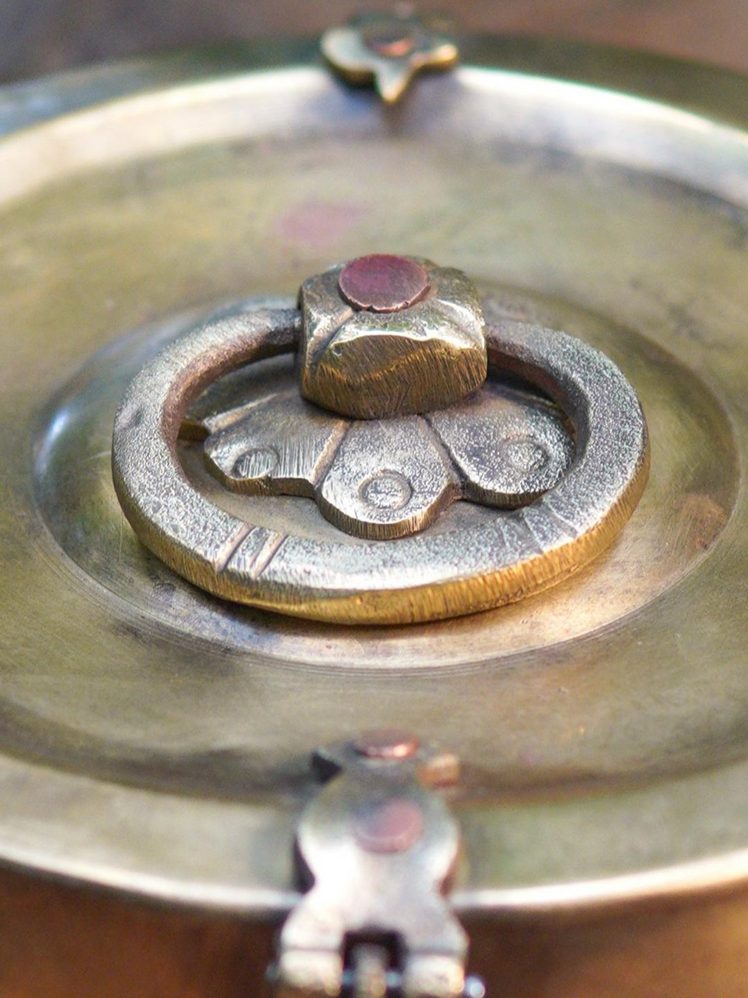 Ambi Handcrafted Vintage Elegant Brass Chapati Container 8.5 Inch Diameter