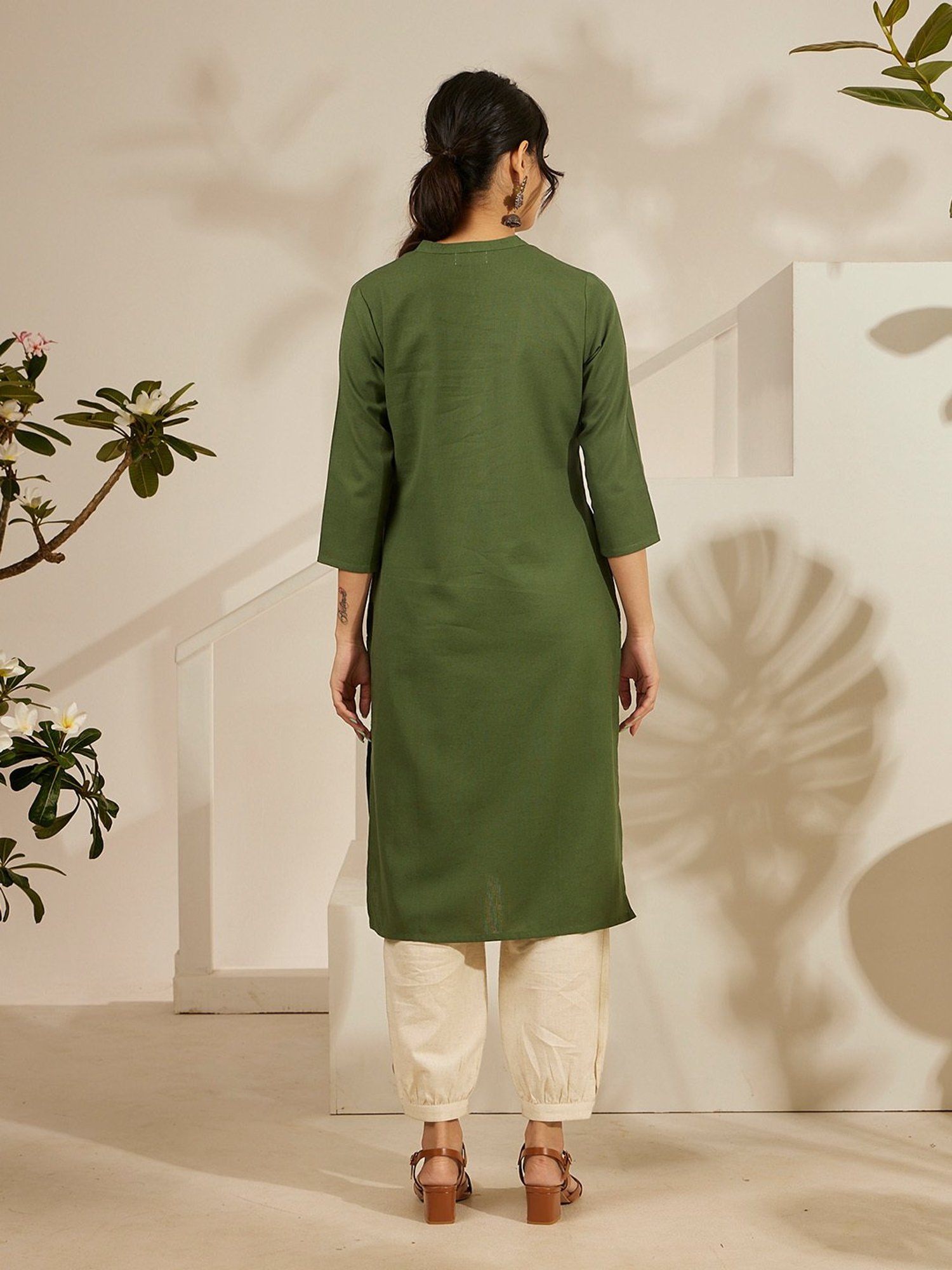 Daali Green Cotton Flax Mandarin Collar 3/4 Sleeves Smart Formals Kurta with Two Pockets