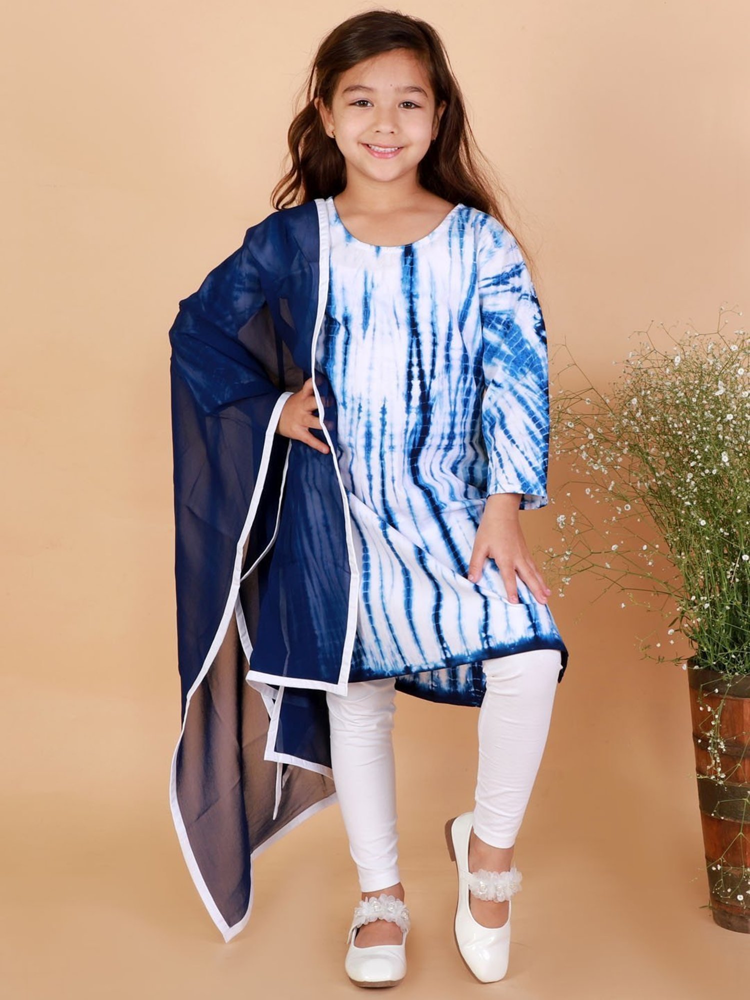 VASTRAMAY Kids Blue & White Cotton Over Dyed Kurta Set