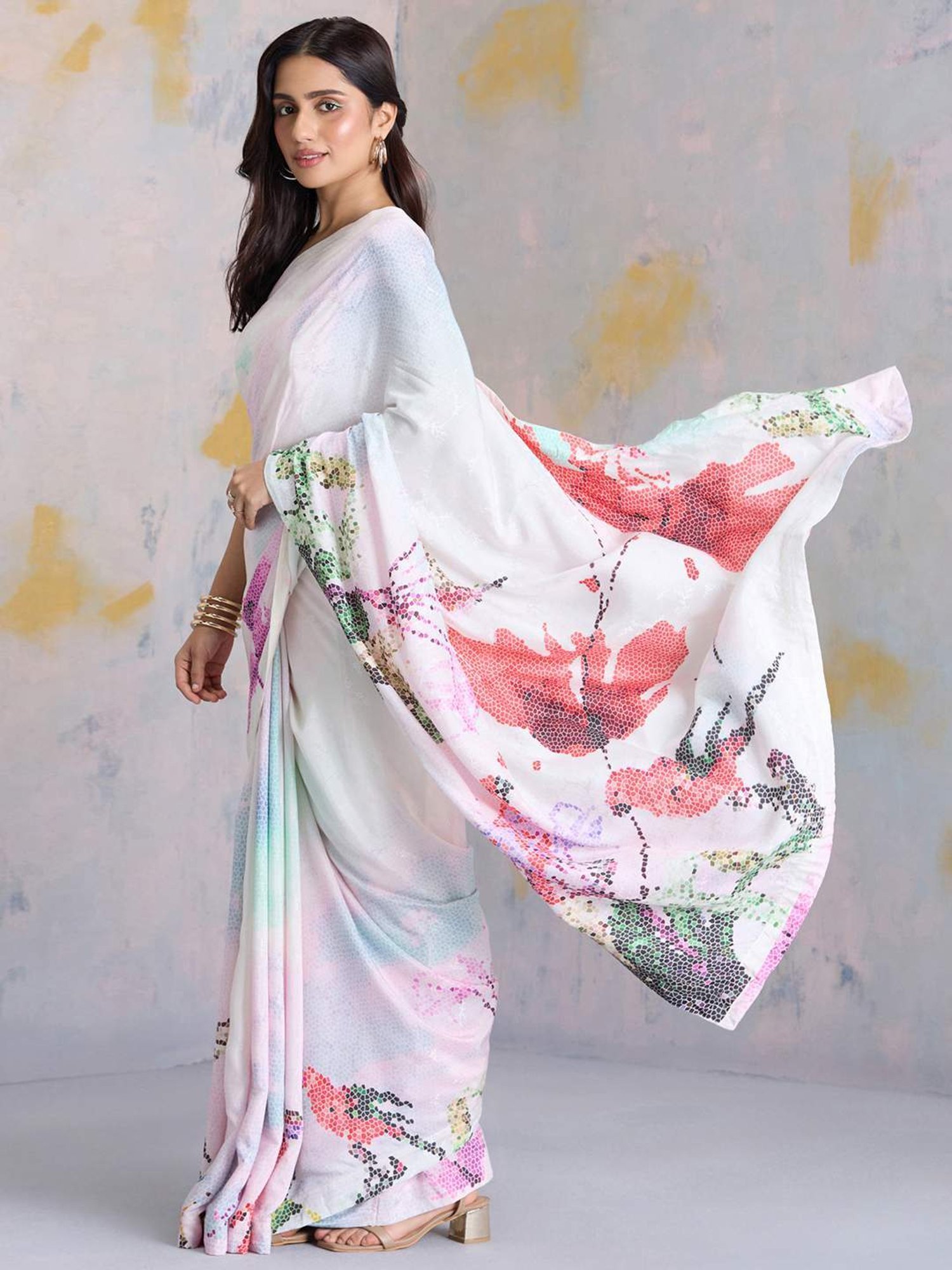 navyasa by liva White & Red Printed Saree With Unstitched Blouse