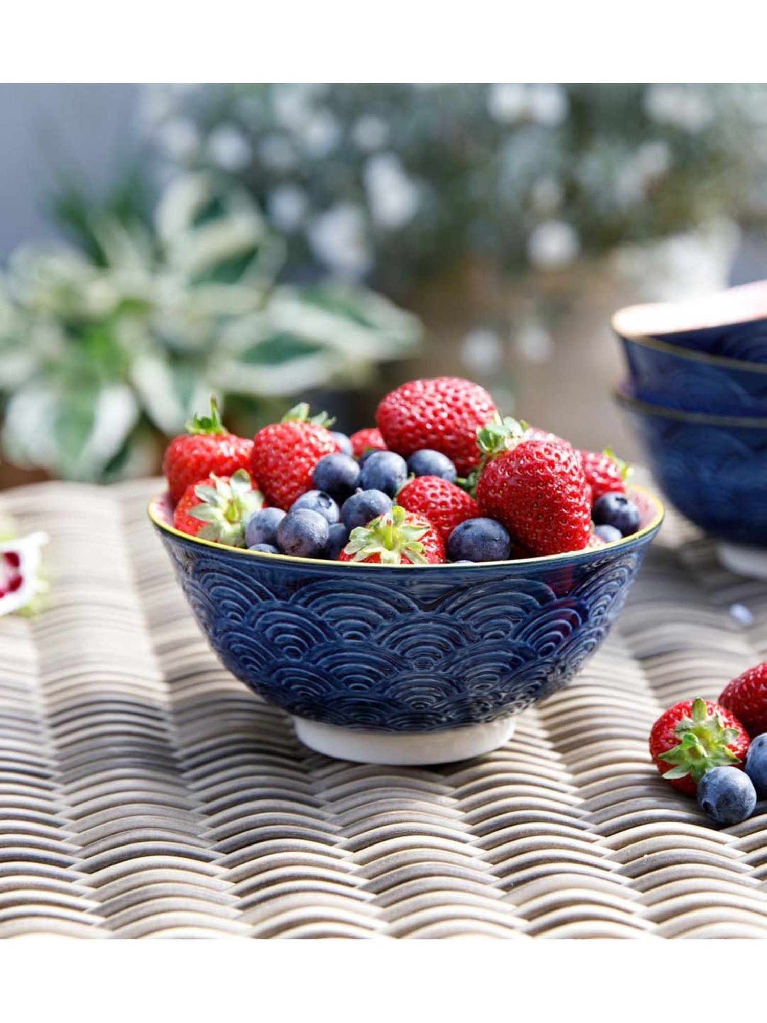 KitchenCraft Arched Blue & Pink Stoneware 15.7 cm Bowl