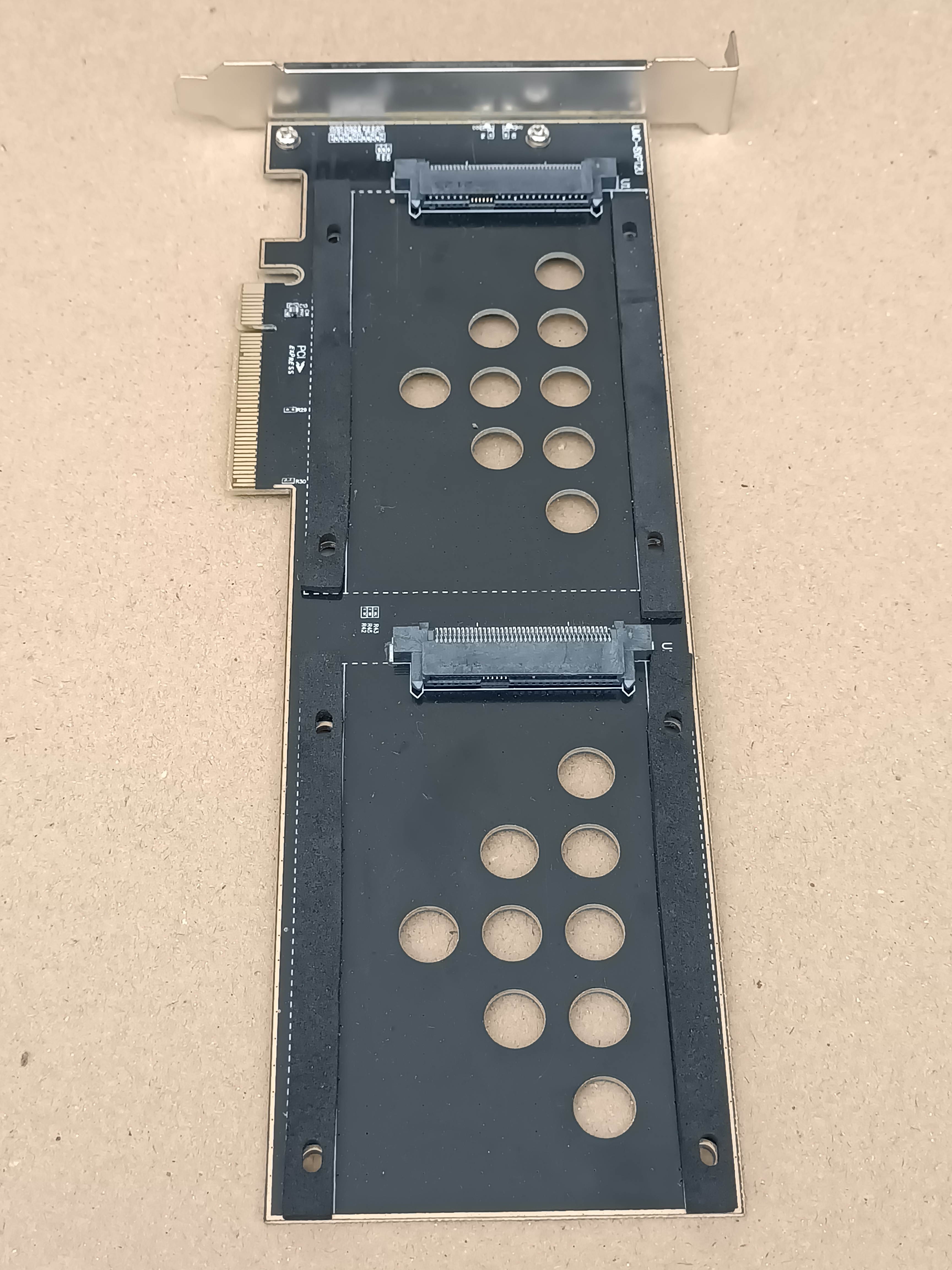 iStarUSA DD-666-2U-M 2U PCIe x16 to PCIe x16 Riser Card Middle Position