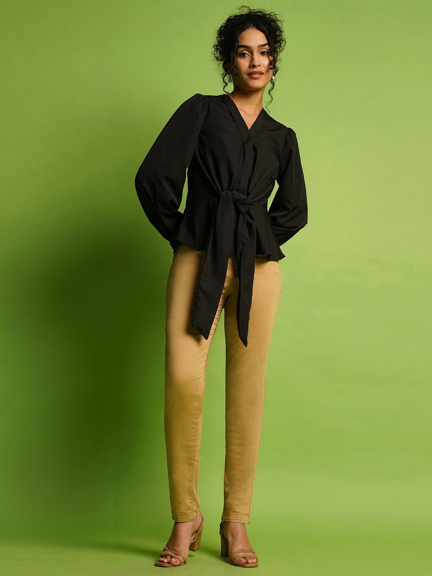 Globus Black Regular Fit Peplum Top