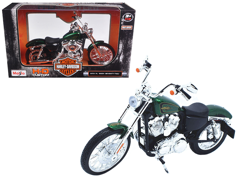 2015 Harley Davidson Street 750 Motorcycle Model 1/12 by Maisto
