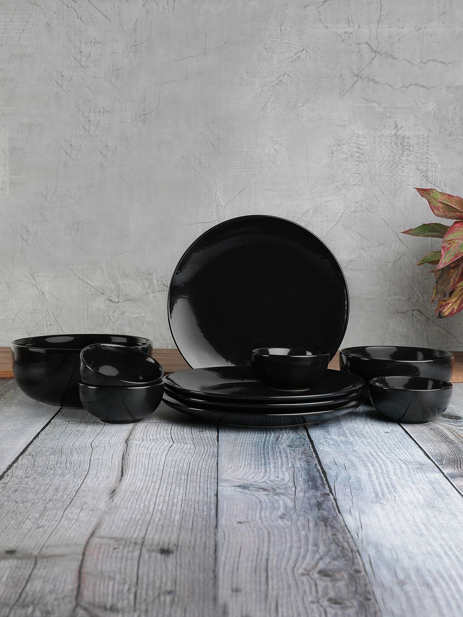 VarEesha Black Ceramic 10 Piece Dinner Set