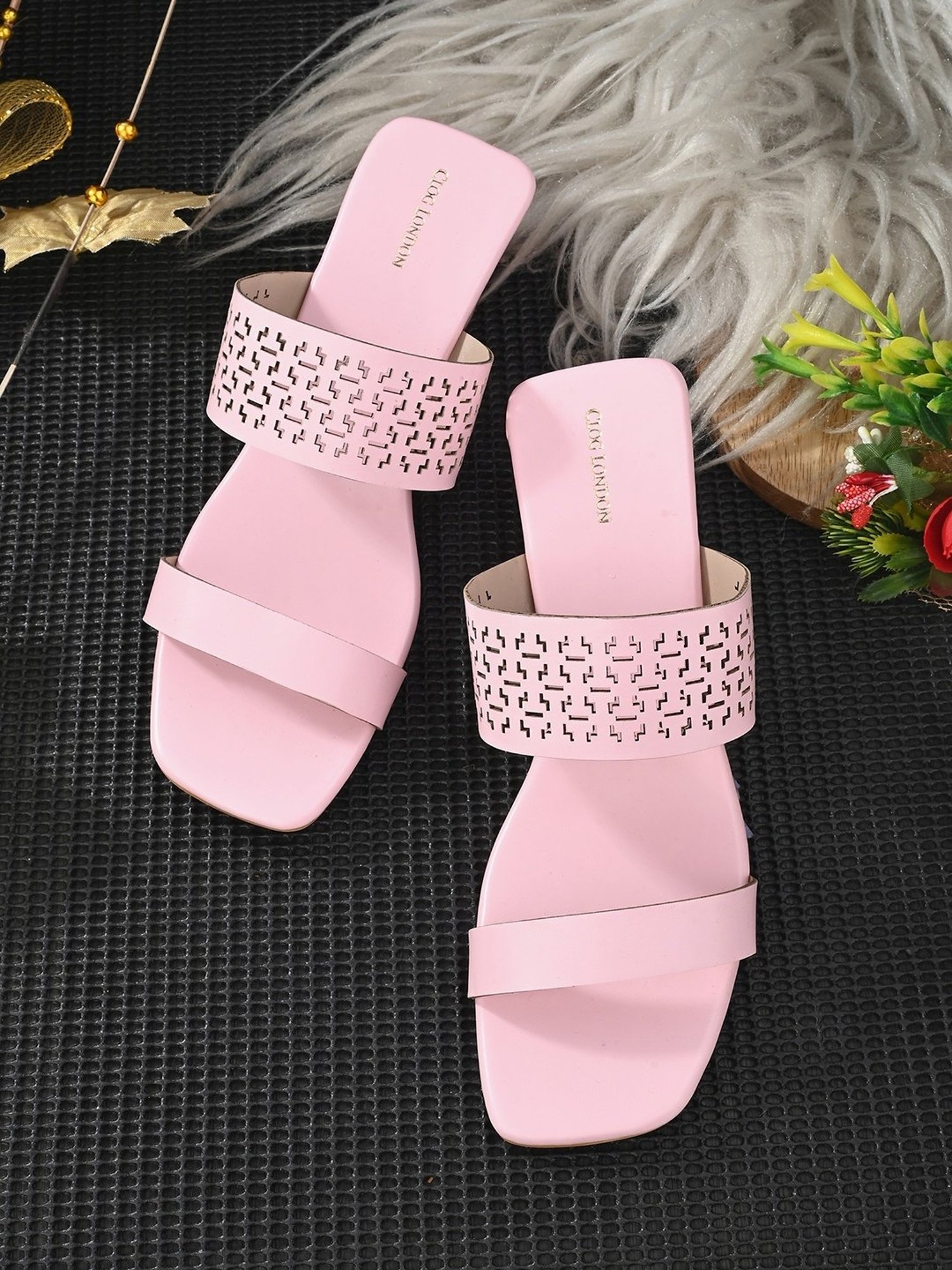 Clog London Women's Pink Casual Sandals