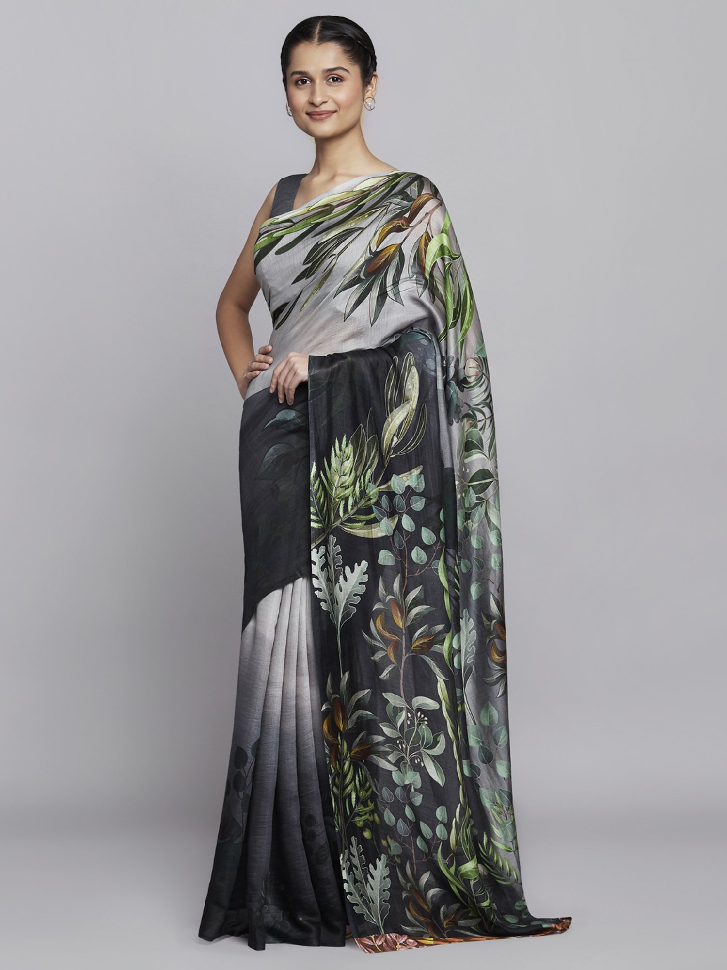 Navyasa by liva Grey & Green Printed Saree With Unstitched Blouse
