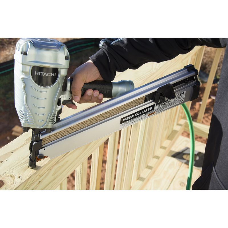 Hitachi NR90ADS1 Hitachi NR90ADS1 3-1/2 in. Paper Collated Framing Nailer