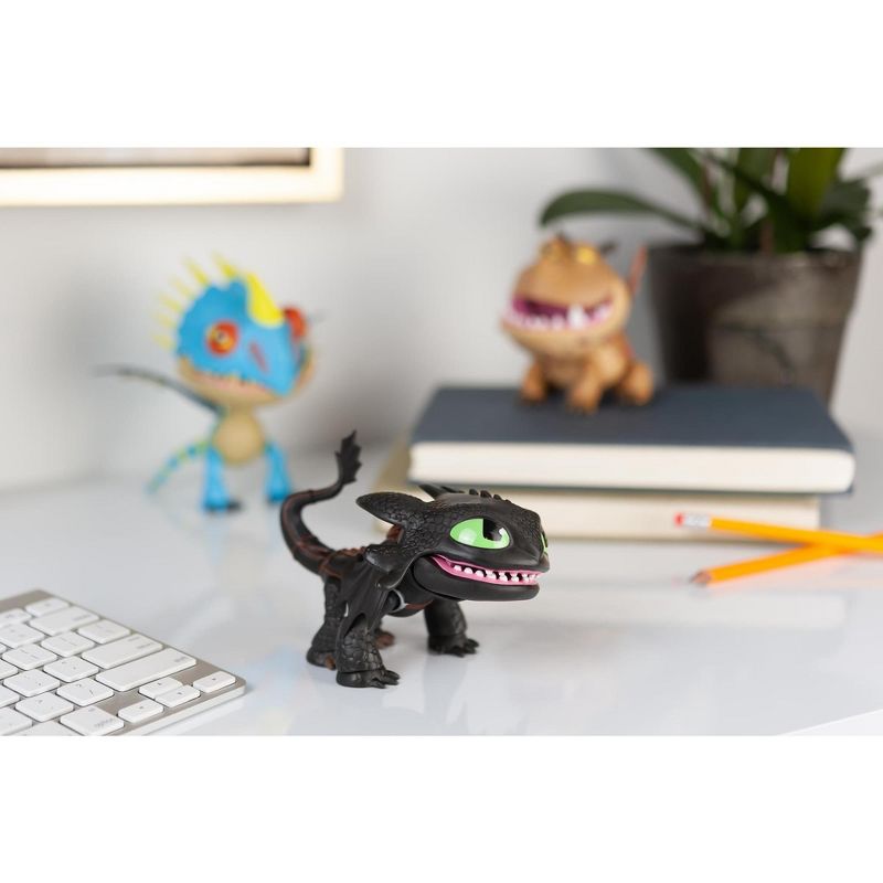 The Loyal Subjects How To Train Your Dragon 6"-7" Action Vinyl: Toothless