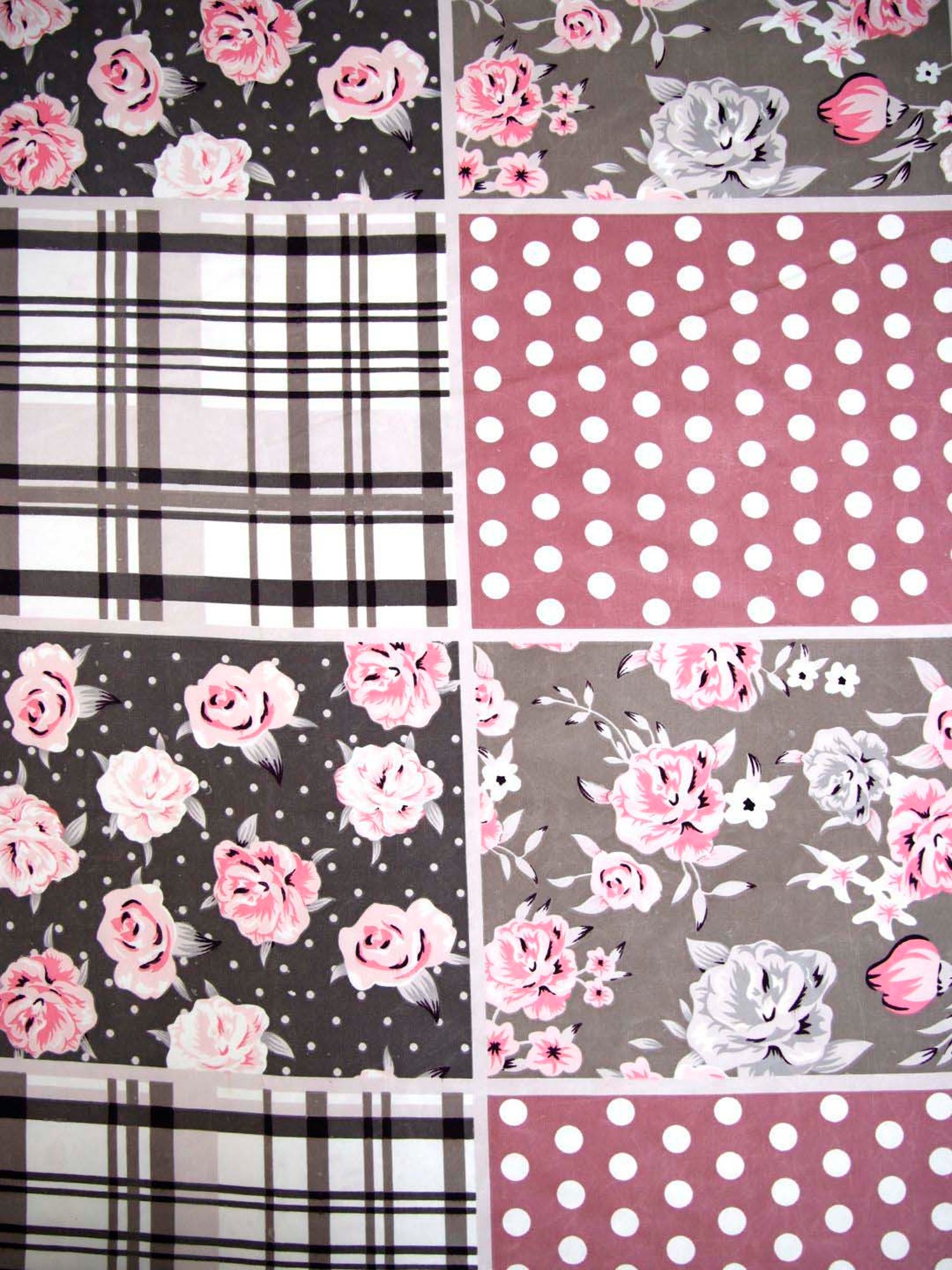 Ariana Pink & Grey Microfibre 144 TC Queen Bedsheet With 2 Pillow Covers