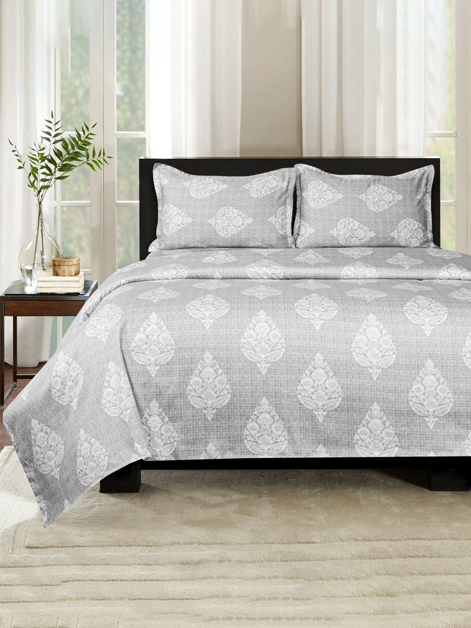 Swayam Ananda Grey & White Pure Cotton 200 TC Floral Design King Bedsheet Set