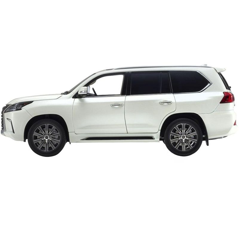 Lexus LX570 Sonic Quartz White 1/18 Diecast Model Car by Kyosho