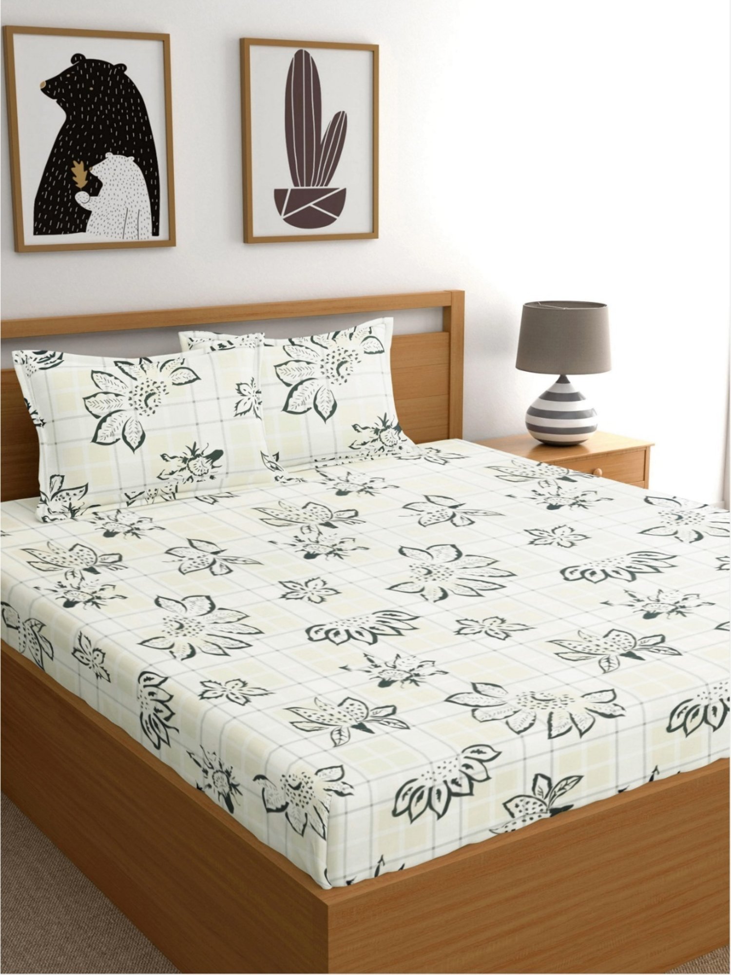 Dreamscape Floral White 300 TC Cotton King Bedsheet with 2 Pillow Covers