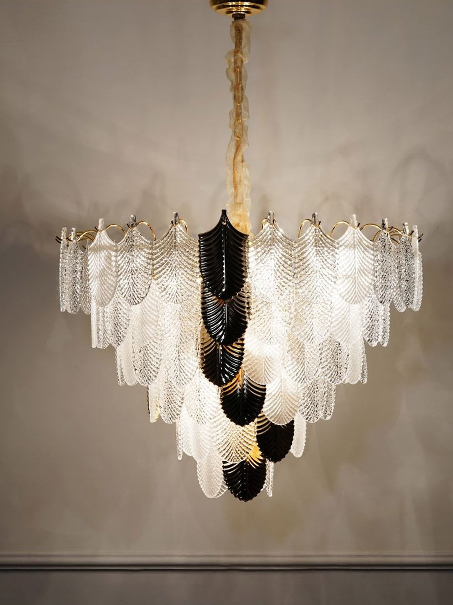 DecorativeRay Golden Chandiler - Set of 1