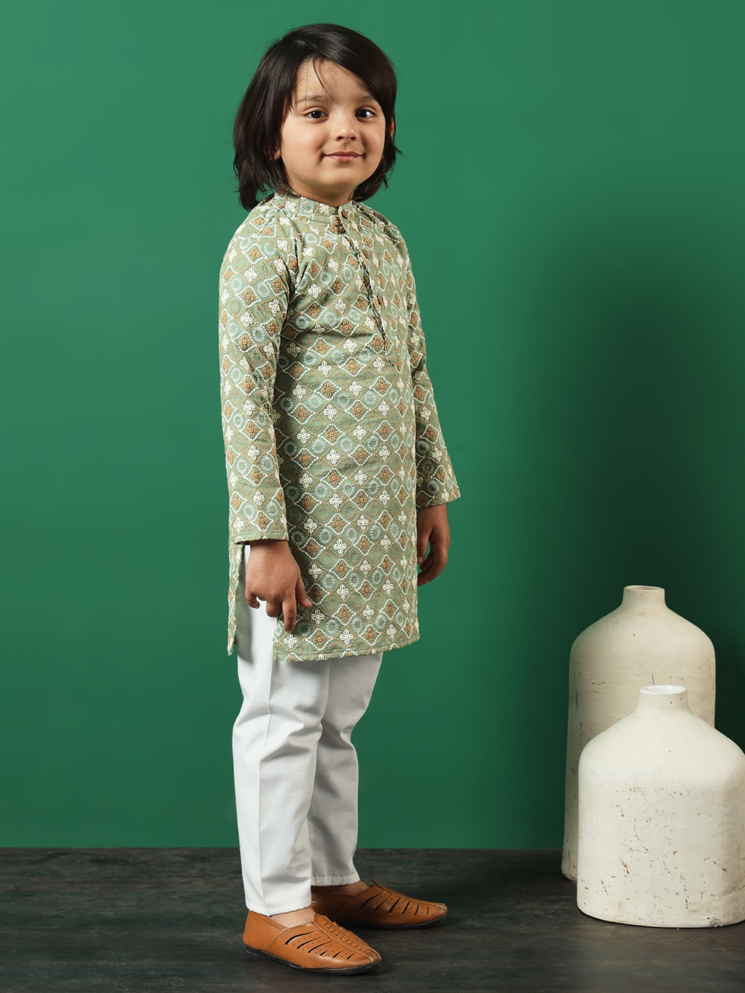 READIPRINT FASHIONS Kids Green & White Embroidered Full Sleeves Kurta with Pyjamas
