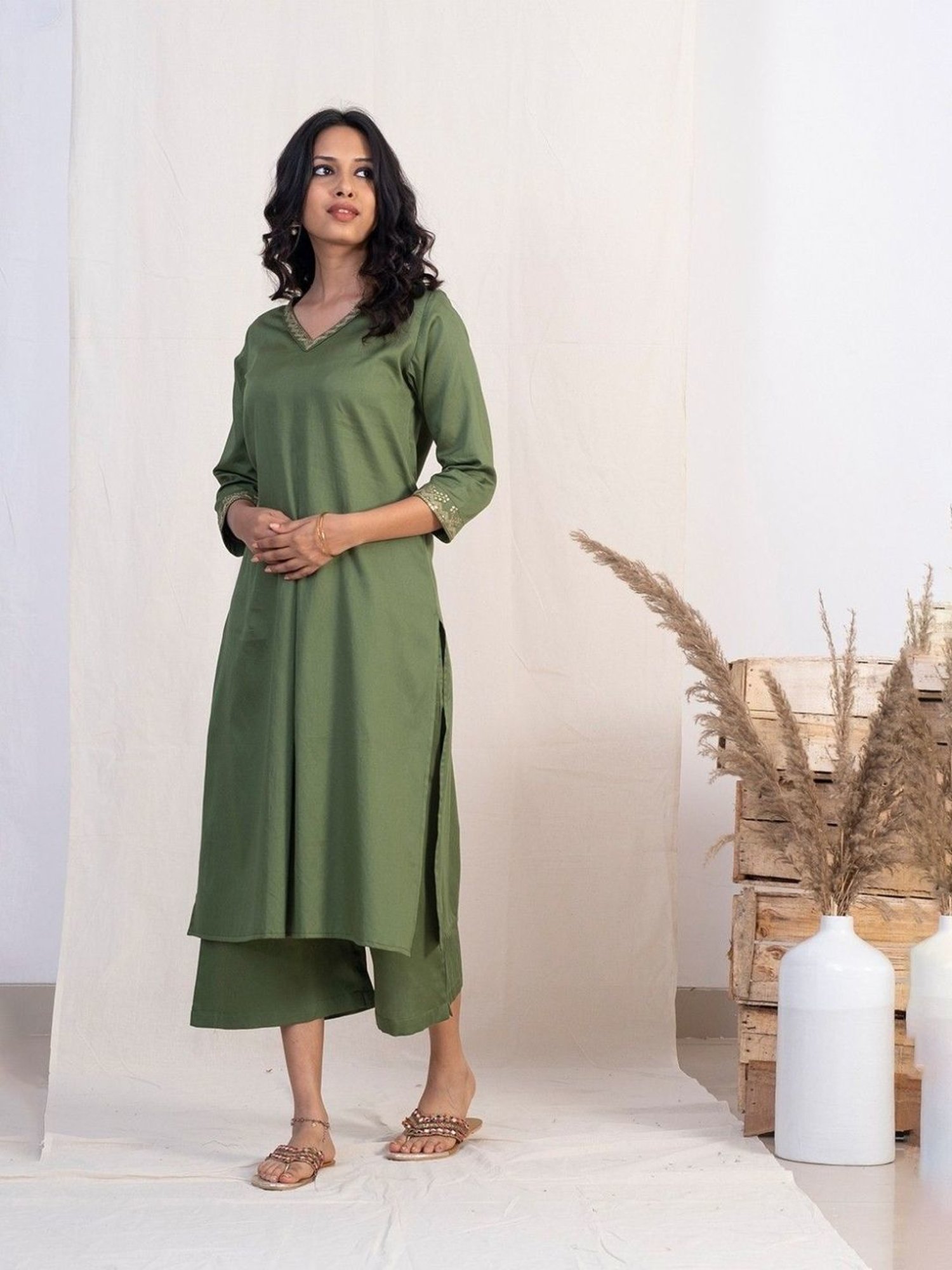 Akiso Jashn Green V Neck Single Pleat Kurta