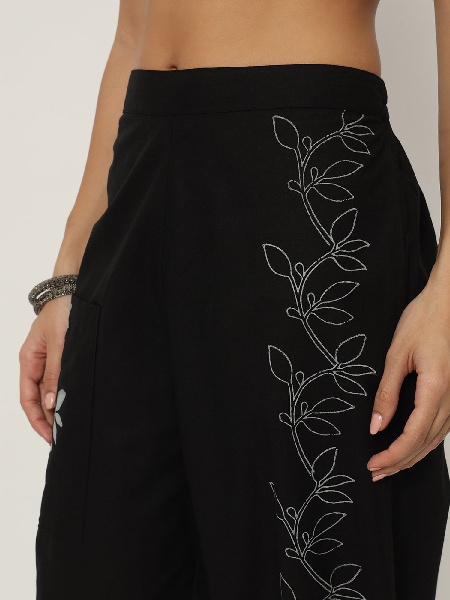 9rasa Black Cotton Printed Pants