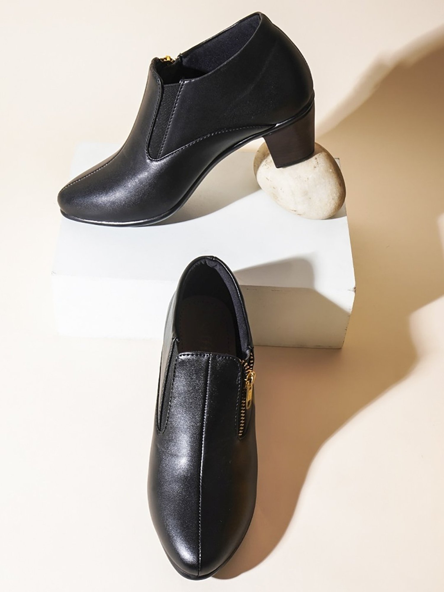 The White Pole Women's Black Casual Boots