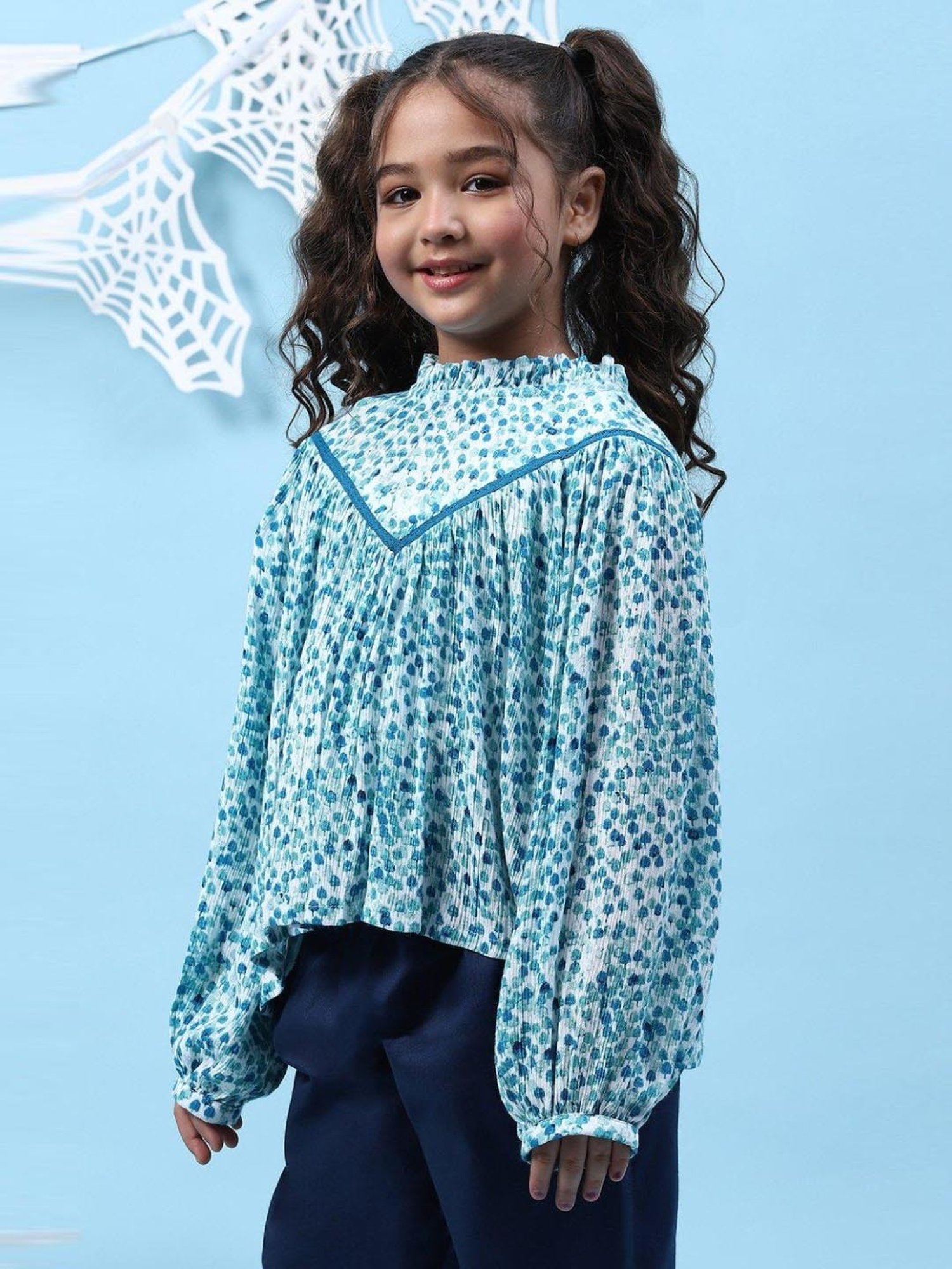 LilPicks Kids Teal Solid Crop Top