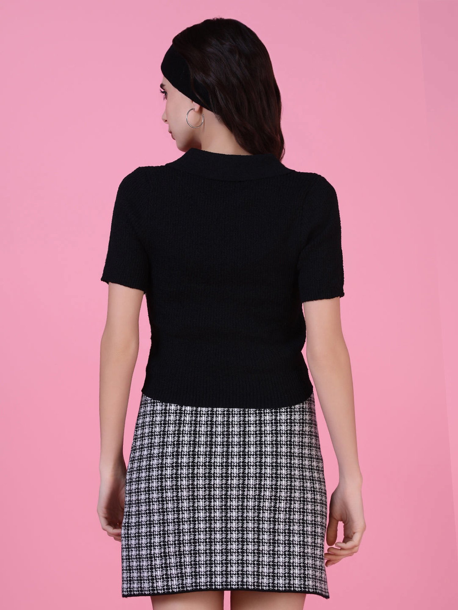 SHOWOFF Black Regular Fit Crop Top