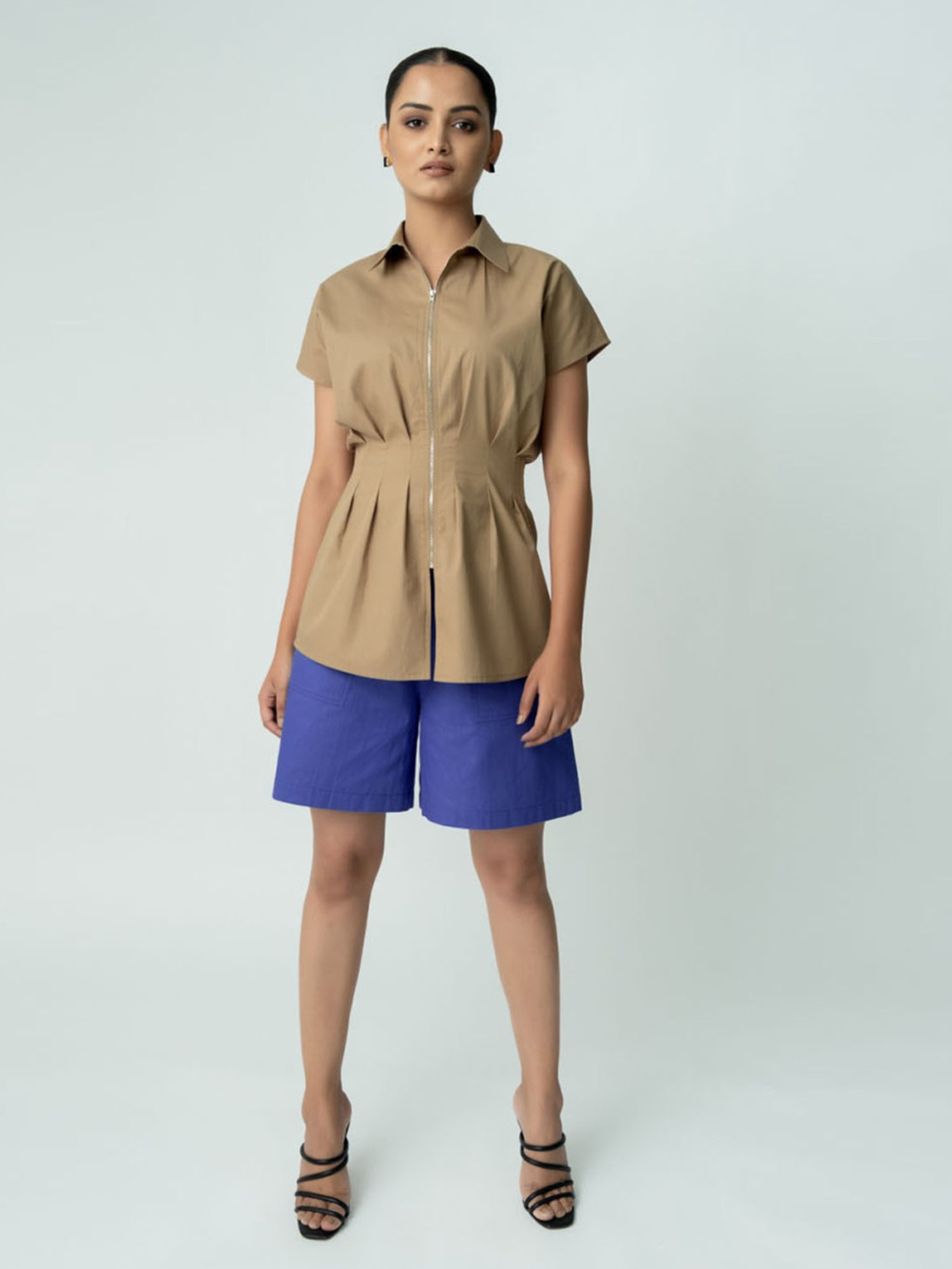 Qua Hourglass Zip-Up Shirt