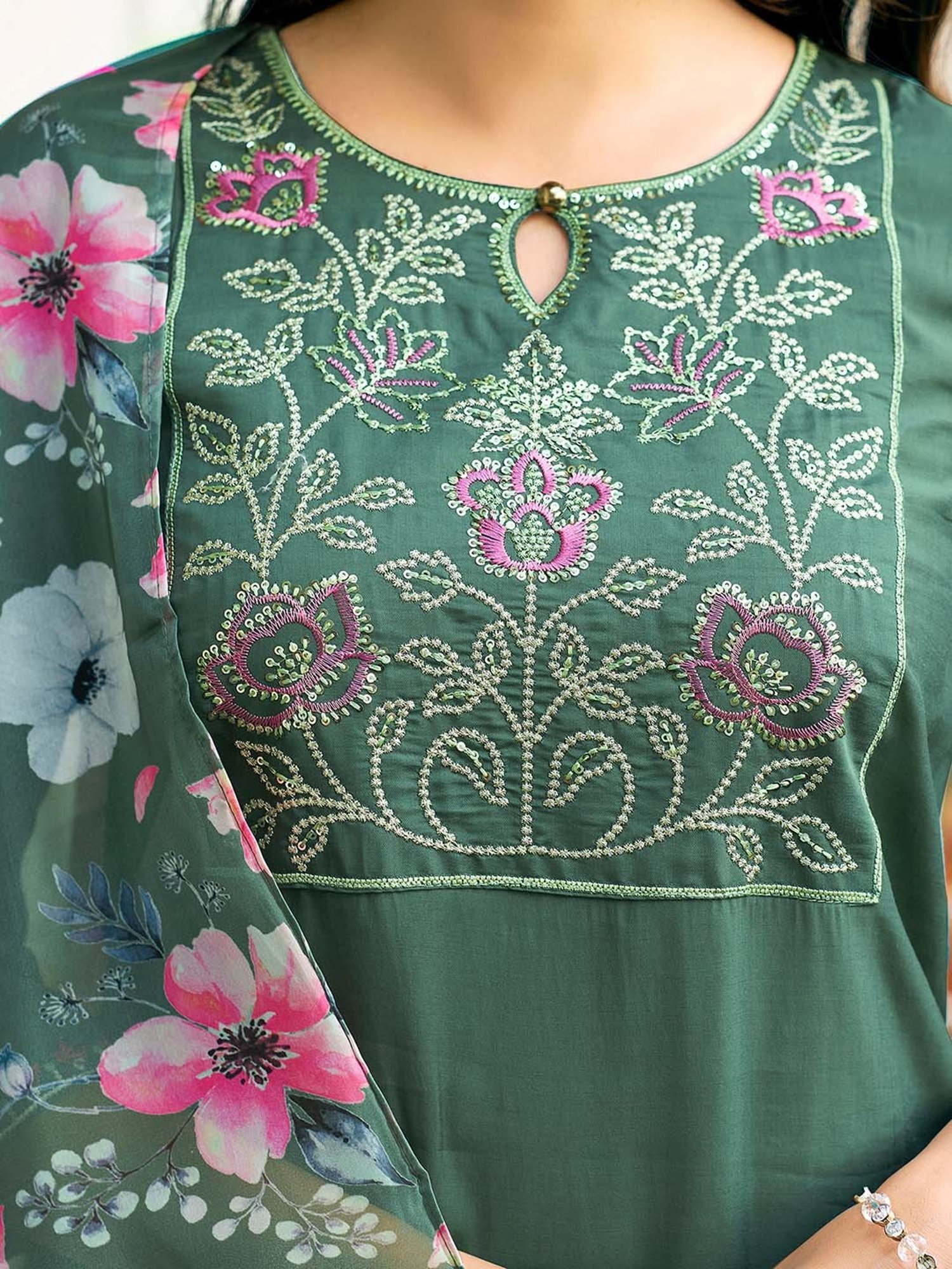 Skylee Green Embroidered Kurta With Pant & Dupatta