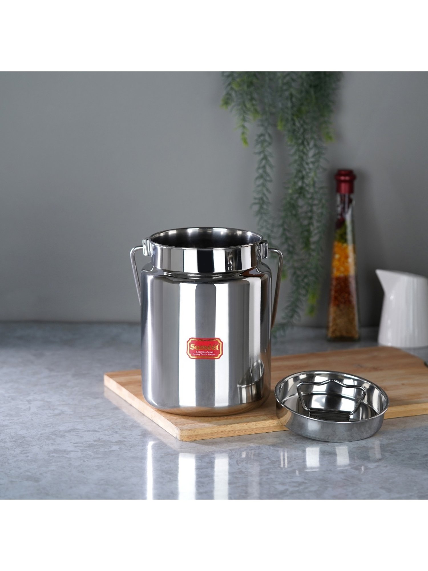 COLE & MASON White & Beige Ceramic Pourer - Set of 1