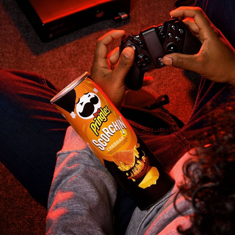 Pringles SCORCHIN' Cheddar Potato Crips Chips - 5.57oz