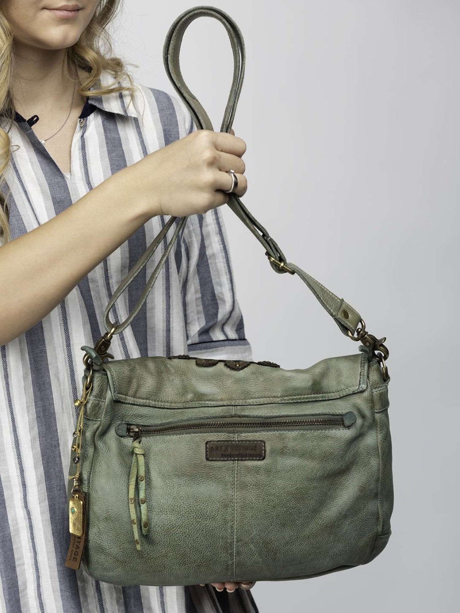 Art N Vintage Parma Olive Leather Textured Medium Sling Handbag