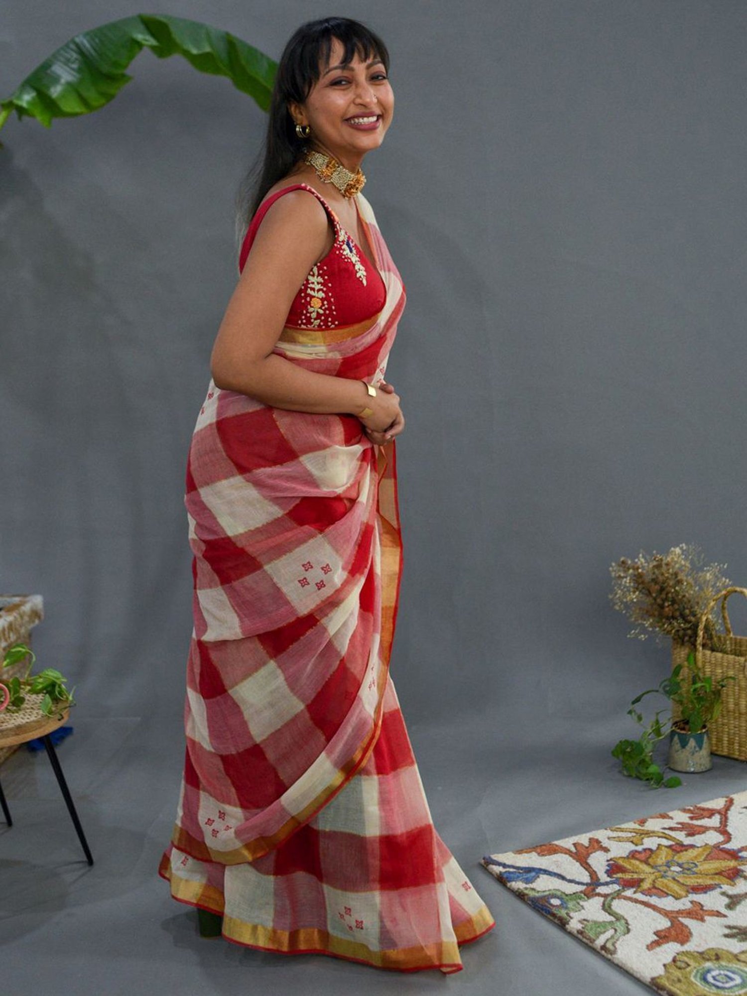 Suta Red & White Cotton Chequered Saree Without Blouse
