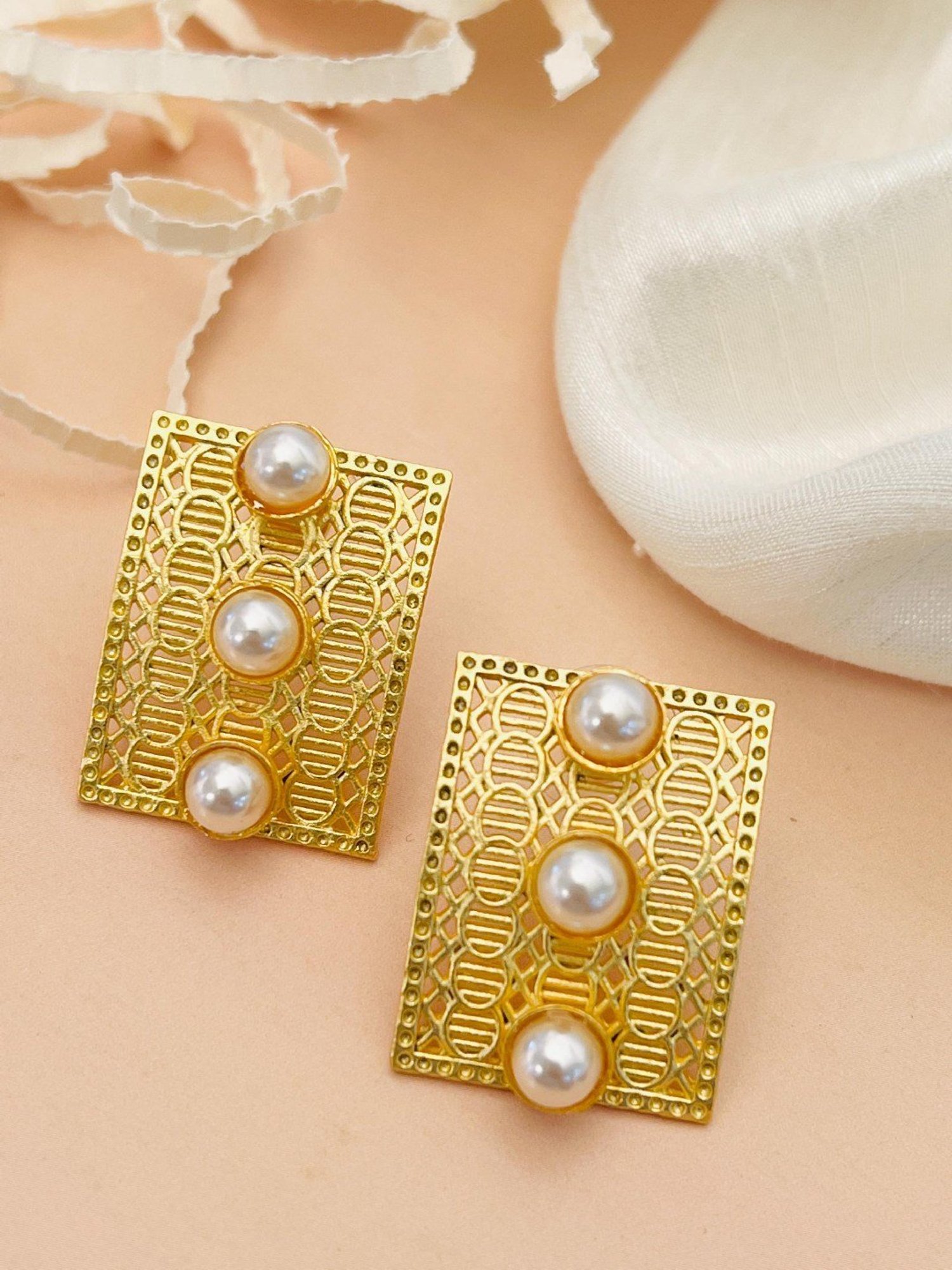 Abdesigns Classic Gold-Plated Stud Earrings