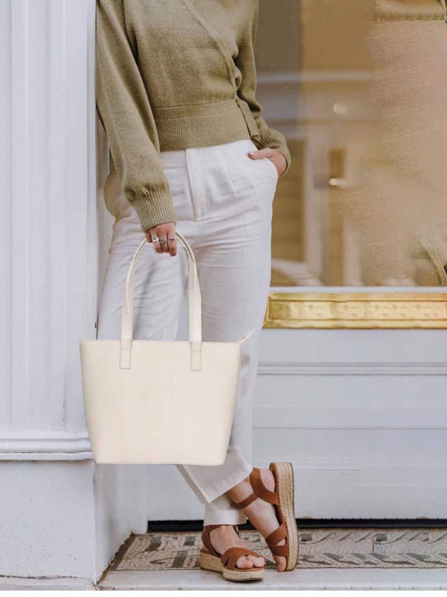 Favore White Solid Medium Tote Handbag with Pouch