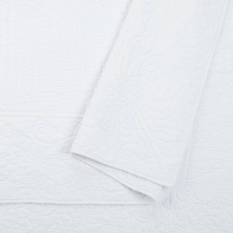 Full/Queen Laos Lily Coverlet White - Vera Bradley